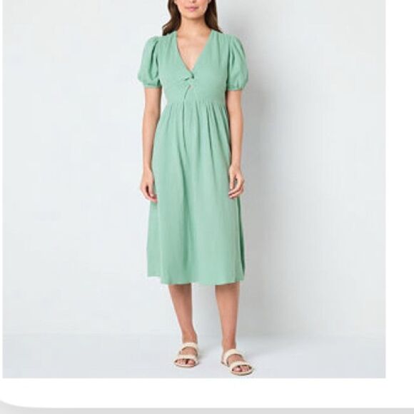 FRYE AND CO. Dresses & Skirts - FRYE AND CO. Sage Green Midi Dress
